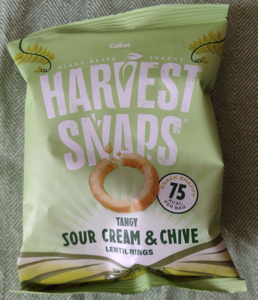 Calbee's Harvest Snaps Sour Cream & Chive Lentil Rings
